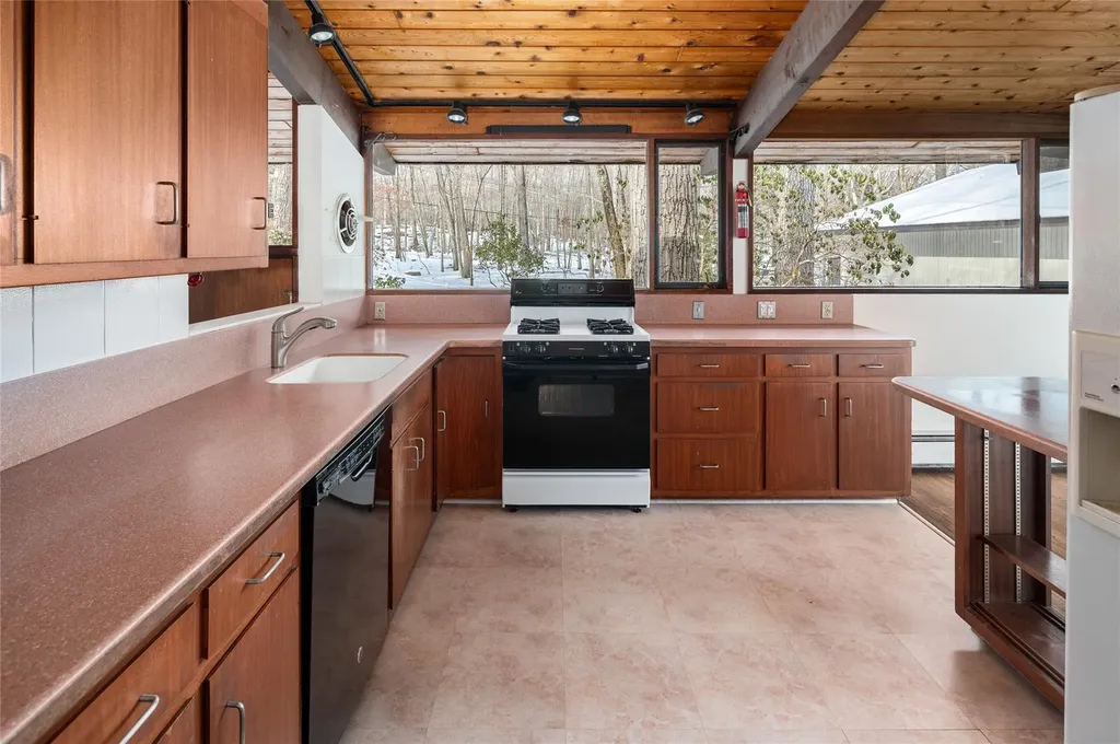 27 Davids Lane Pound Ridge NY 10576
