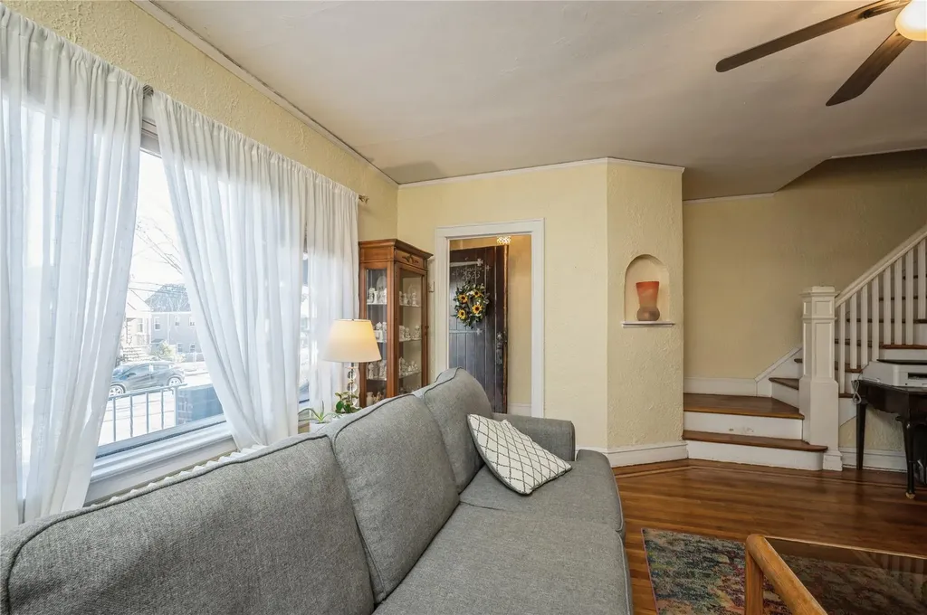 2523 Westervelt Avenue Bronx NY 10469