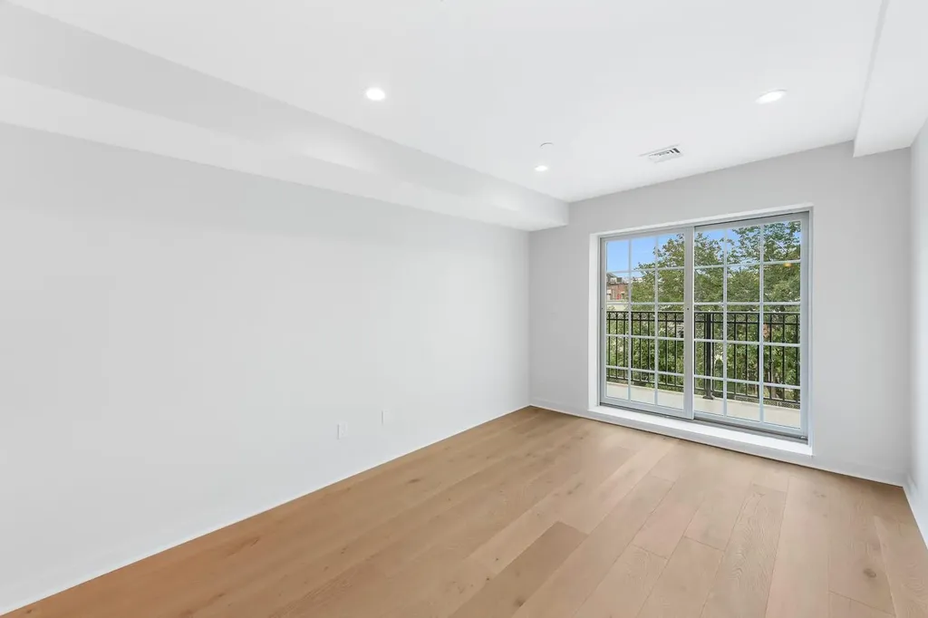 23-23 30th Road Astoria NY 11102