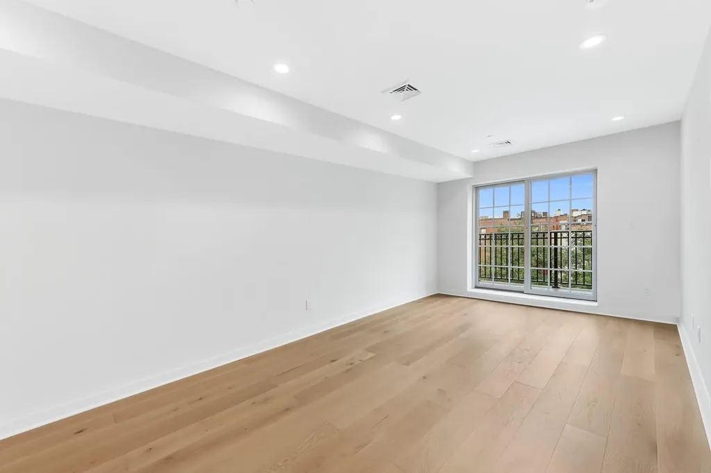 23-23 30th Road Astoria NY 11102