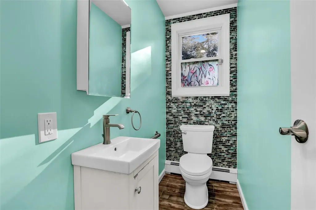 724 Glendale Road West Babylon NY 11704