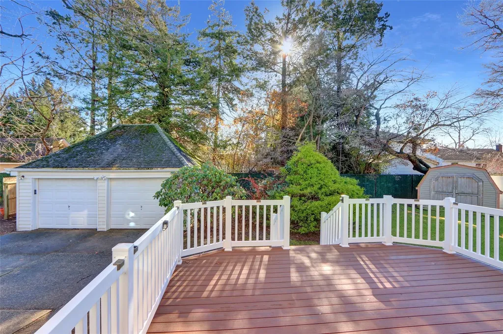 724 Glendale Road West Babylon NY 11704