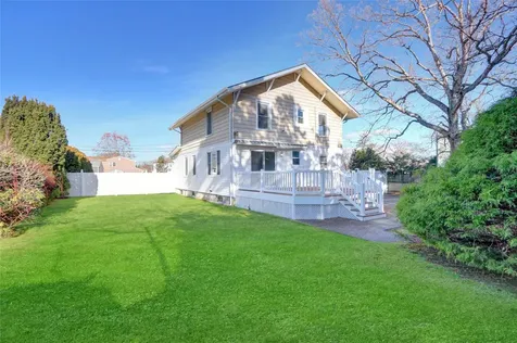 724 Glendale Road West Babylon NY 11704