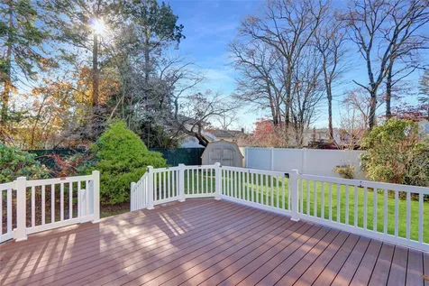 724 Glendale Road West Babylon NY 11704