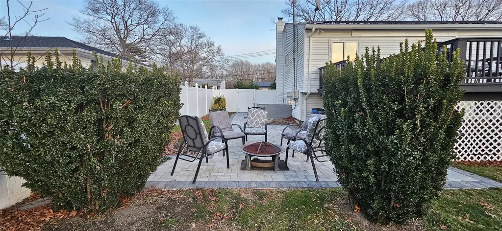 48 Carver Boulevard Bellport NY 11713