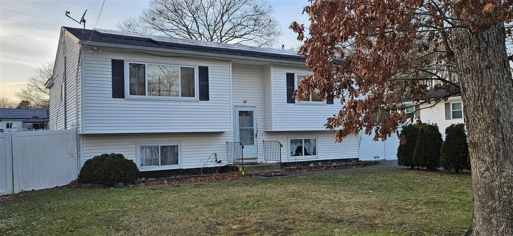 48 Carver Boulevard Bellport NY 11713