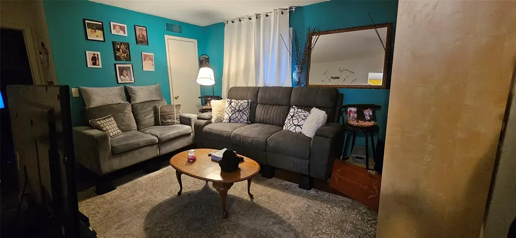 48 Carver Boulevard Bellport NY 11713