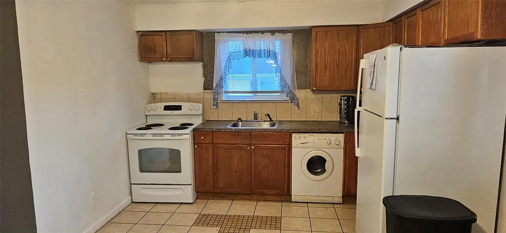48 Carver Boulevard Bellport NY 11713