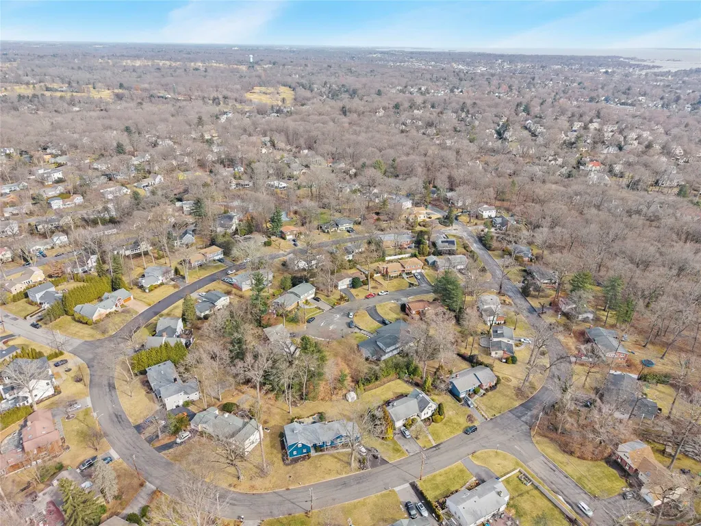 20 Hunt Path New Rochelle NY 10804
