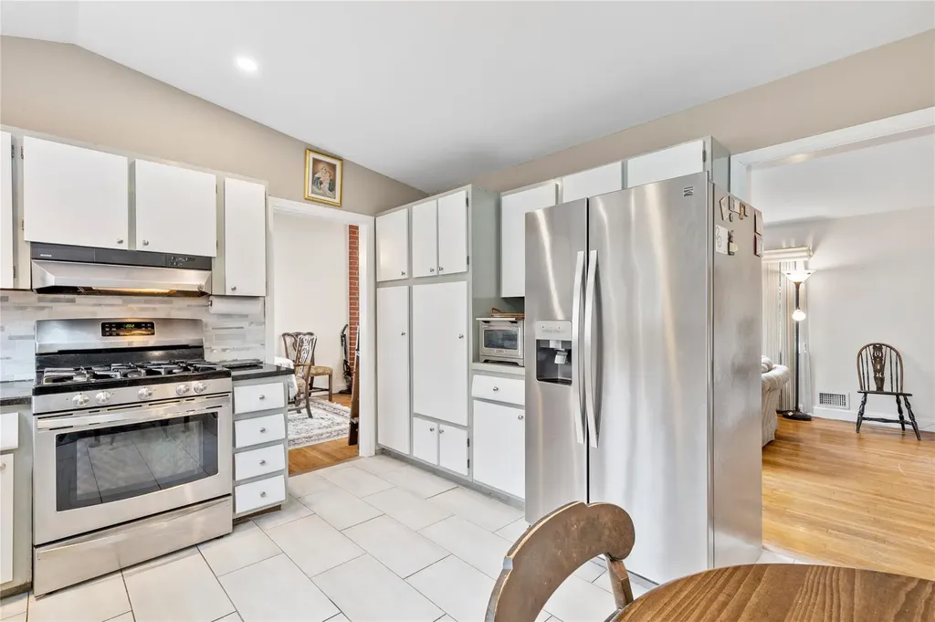 20 Hunt Path New Rochelle NY 10804
