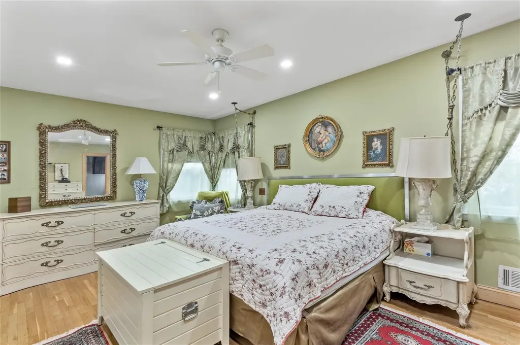 20 Hunt Path New Rochelle NY 10804