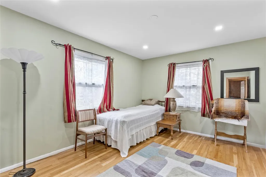 20 Hunt Path New Rochelle NY 10804
