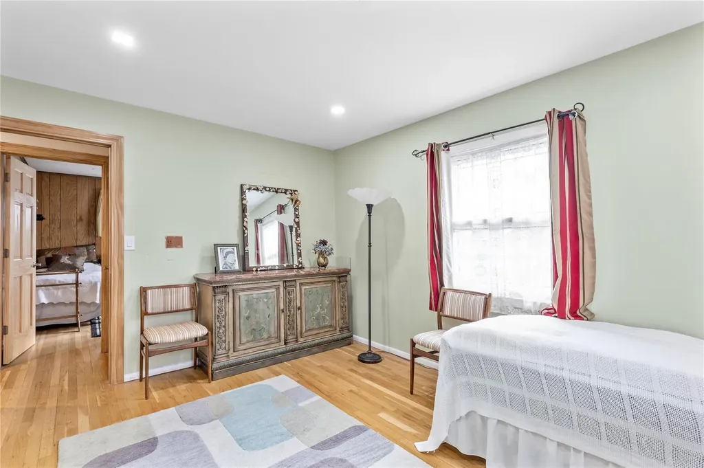 20 Hunt Path New Rochelle NY 10804
