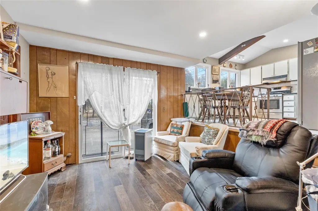 20 Hunt Path New Rochelle NY 10804