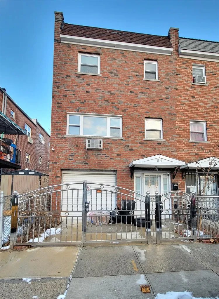1714 Matthews Avenue Bronx NY 10462