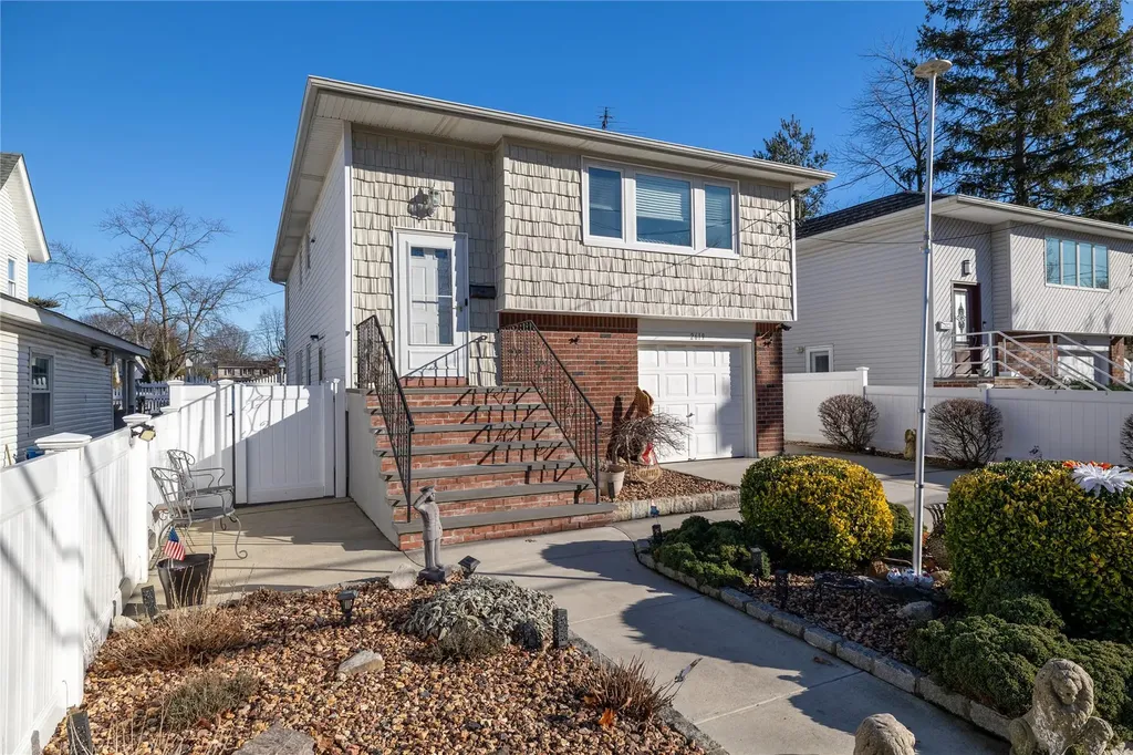 2619 Windsor Avenue Oceanside NY 11572