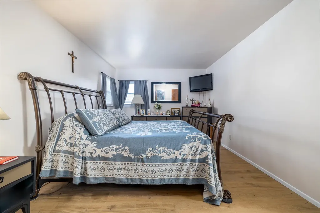 2619 Windsor Avenue Oceanside NY 11572