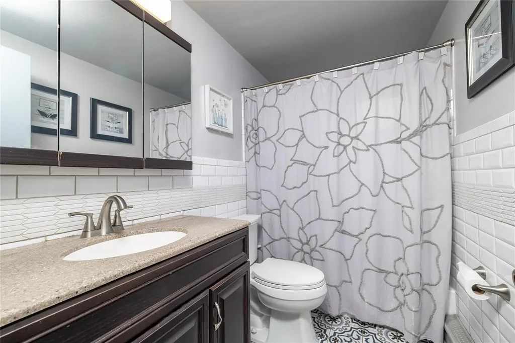 2619 Windsor Avenue Oceanside NY 11572