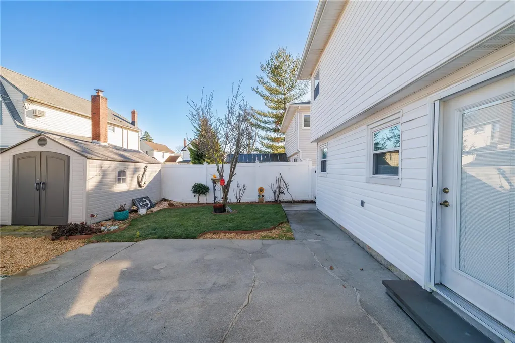 2619 Windsor Avenue Oceanside NY 11572