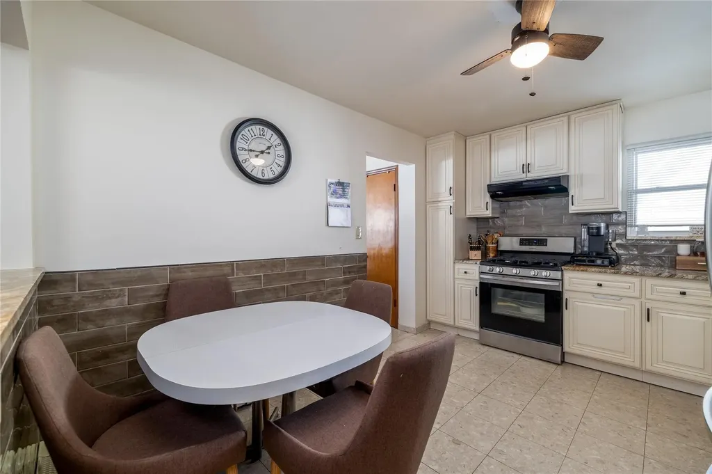 2619 Windsor Avenue Oceanside NY 11572