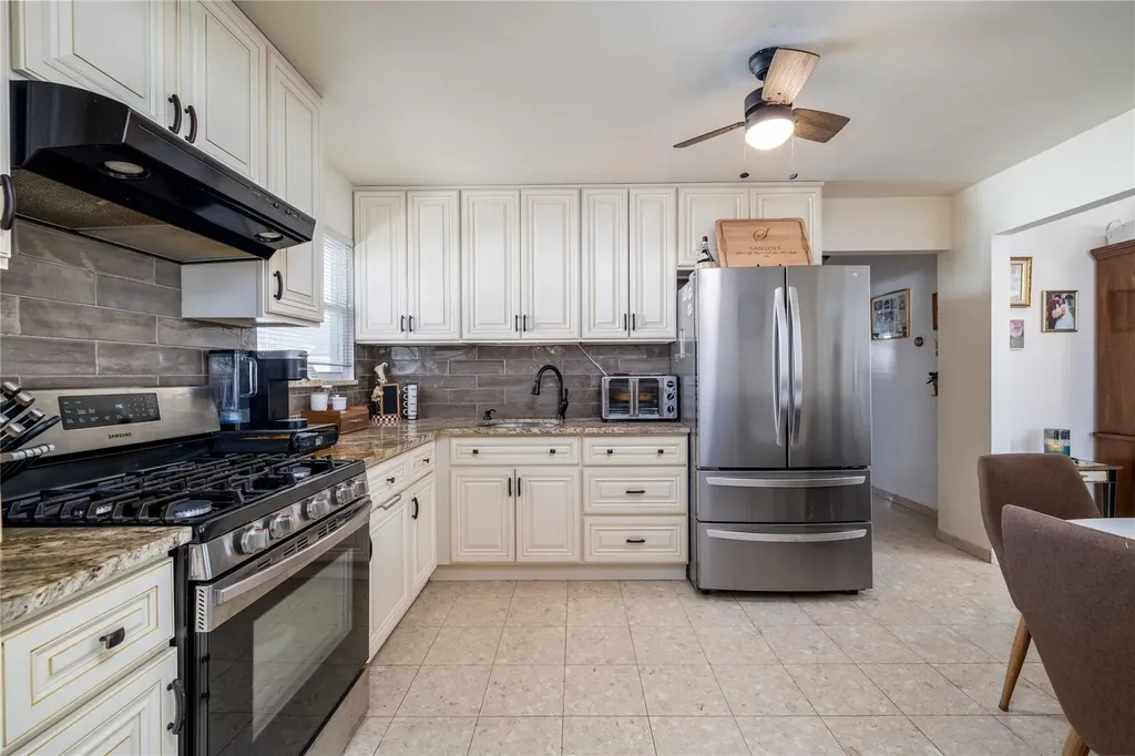2619 Windsor Avenue Oceanside NY 11572