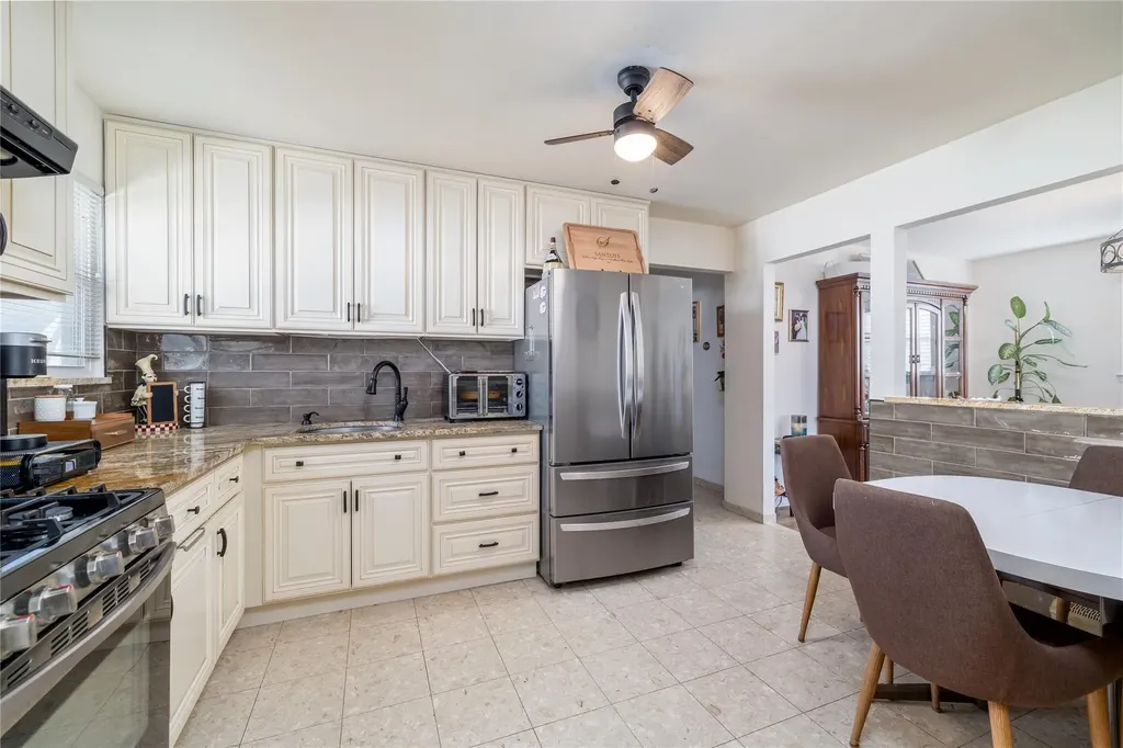 2619 Windsor Avenue Oceanside NY 11572