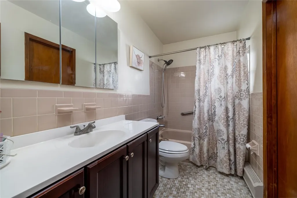 2619 Windsor Avenue Oceanside NY 11572
