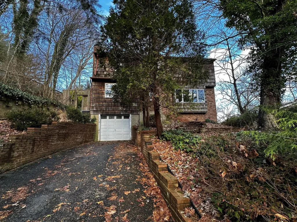 45 Forest Drive Centerport NY 11721