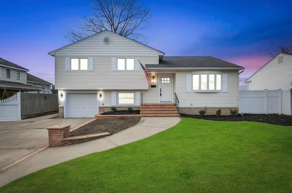 4 Peter Road Hicksville NY 11801