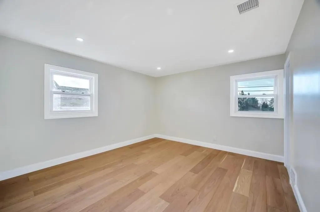 4 Peter Road Hicksville NY 11801