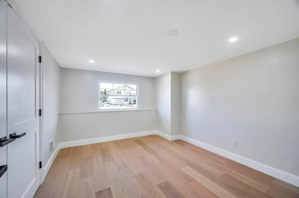 4 Peter Road Hicksville NY 11801