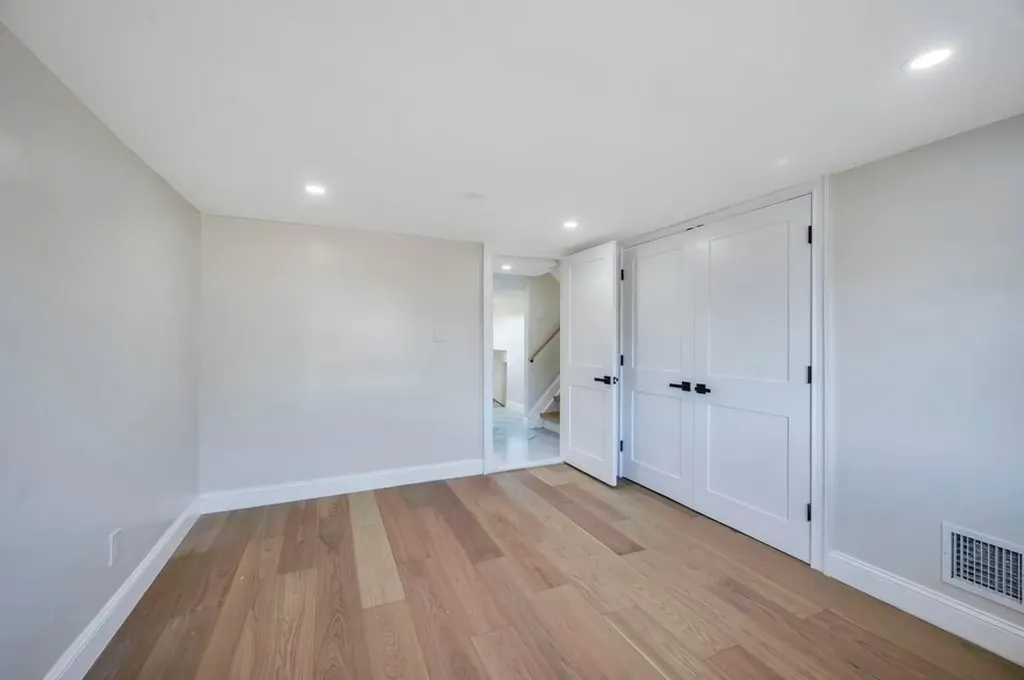 4 Peter Road Hicksville NY 11801