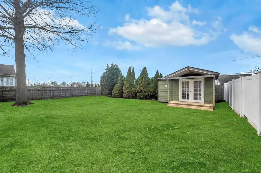 4 Peter Road Hicksville NY 11801