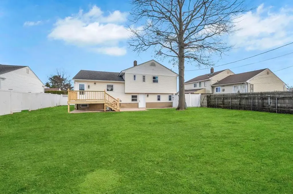 4 Peter Road Hicksville NY 11801