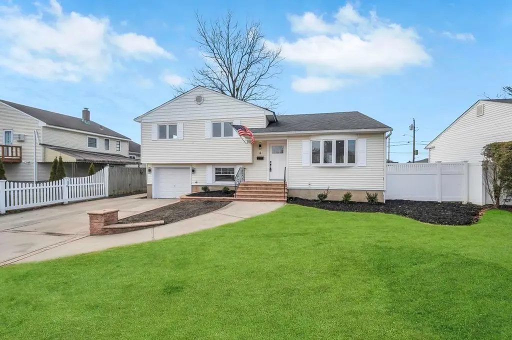 4 Peter Road Hicksville NY 11801