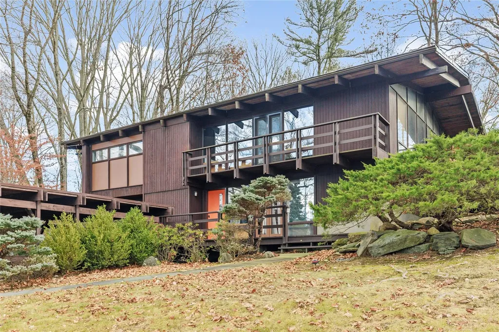 19 Cottontail Lane Irvington NY 10533