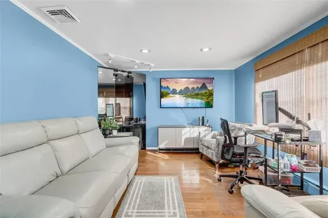 13 Delaware Road West Babylon NY 11703