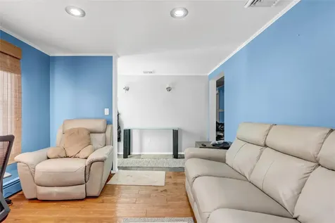 13 Delaware Road West Babylon NY 11703