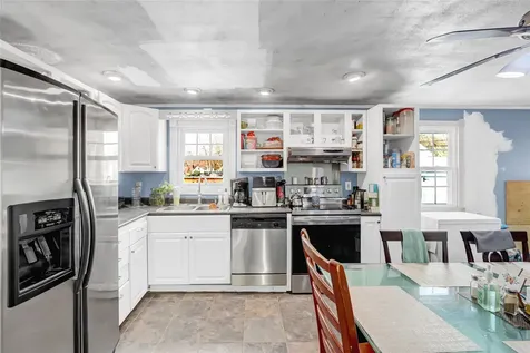 13 Delaware Road West Babylon NY 11703