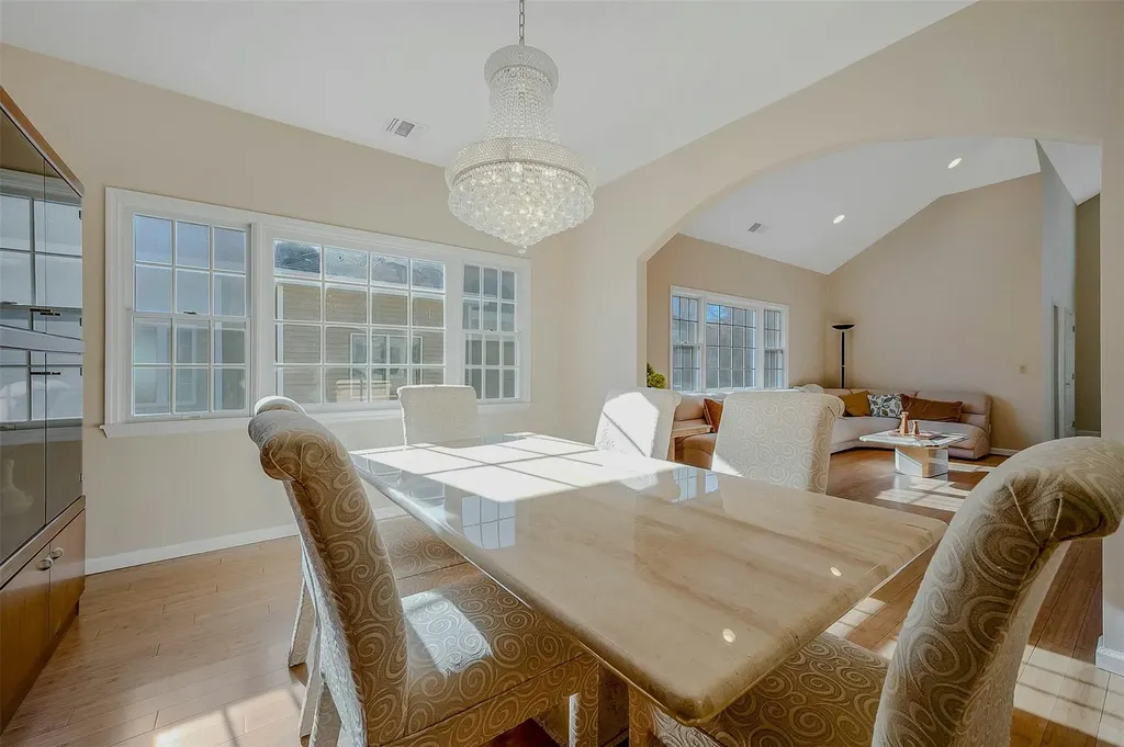 27 Redan Drive Smithtown NY 11787