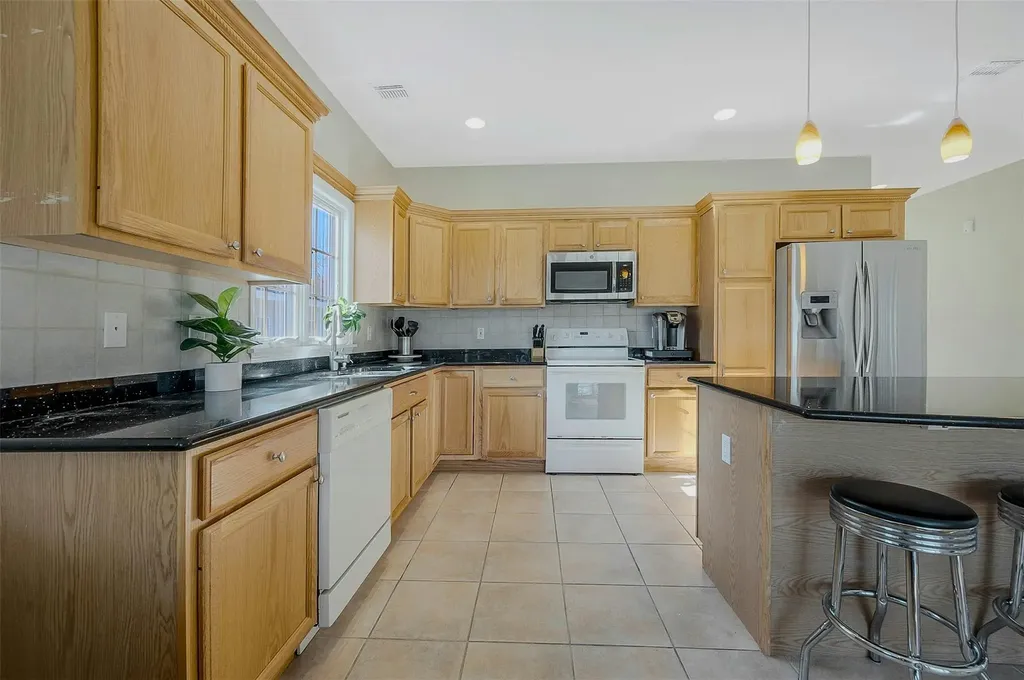 27 Redan Drive Smithtown NY 11787