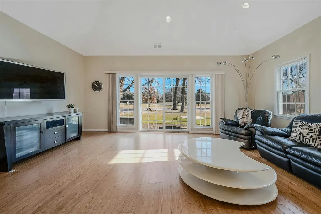 27 Redan Drive Smithtown NY 11787