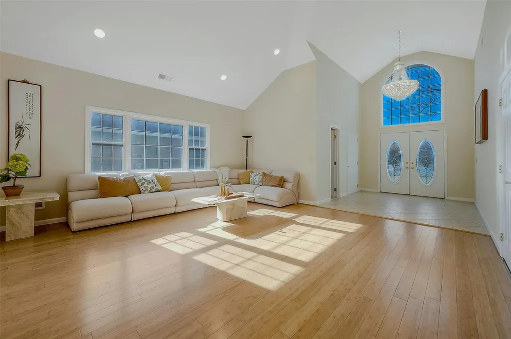 27 Redan Drive Smithtown NY 11787