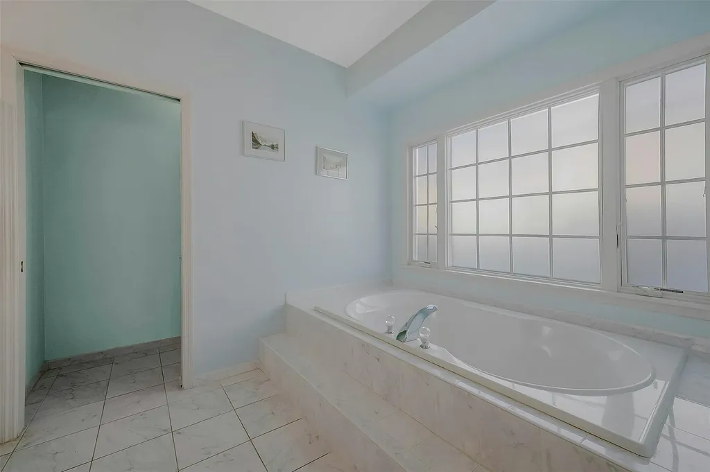 27 Redan Drive Smithtown NY 11787