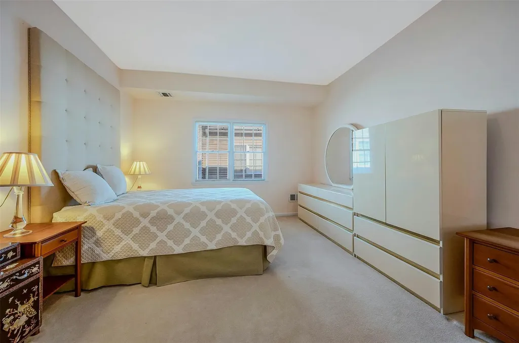 27 Redan Drive Smithtown NY 11787