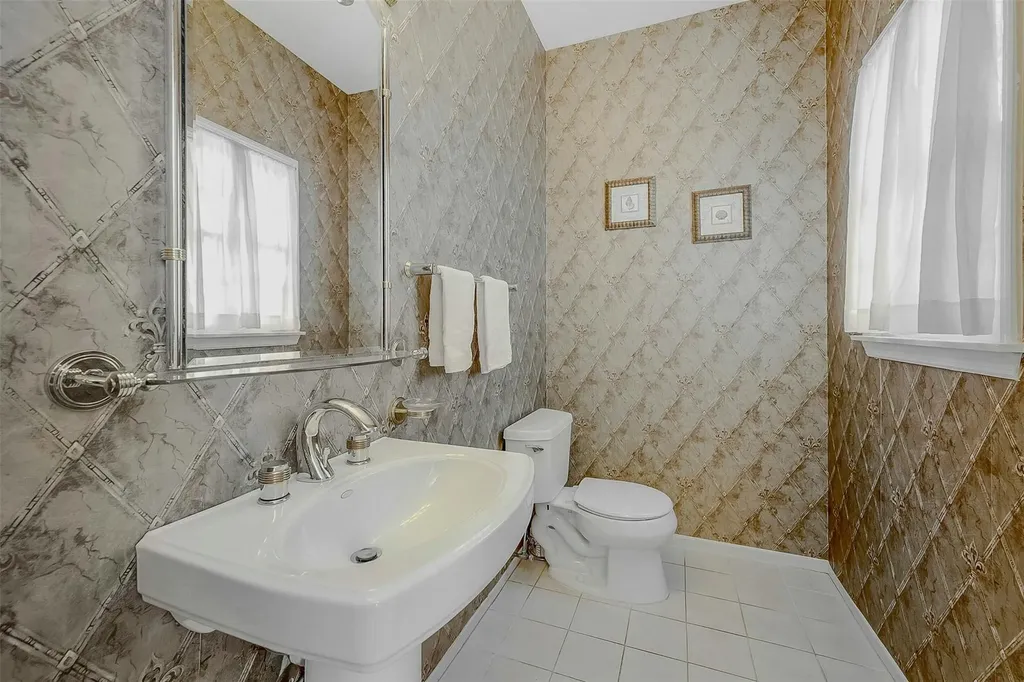 27 Redan Drive Smithtown NY 11787