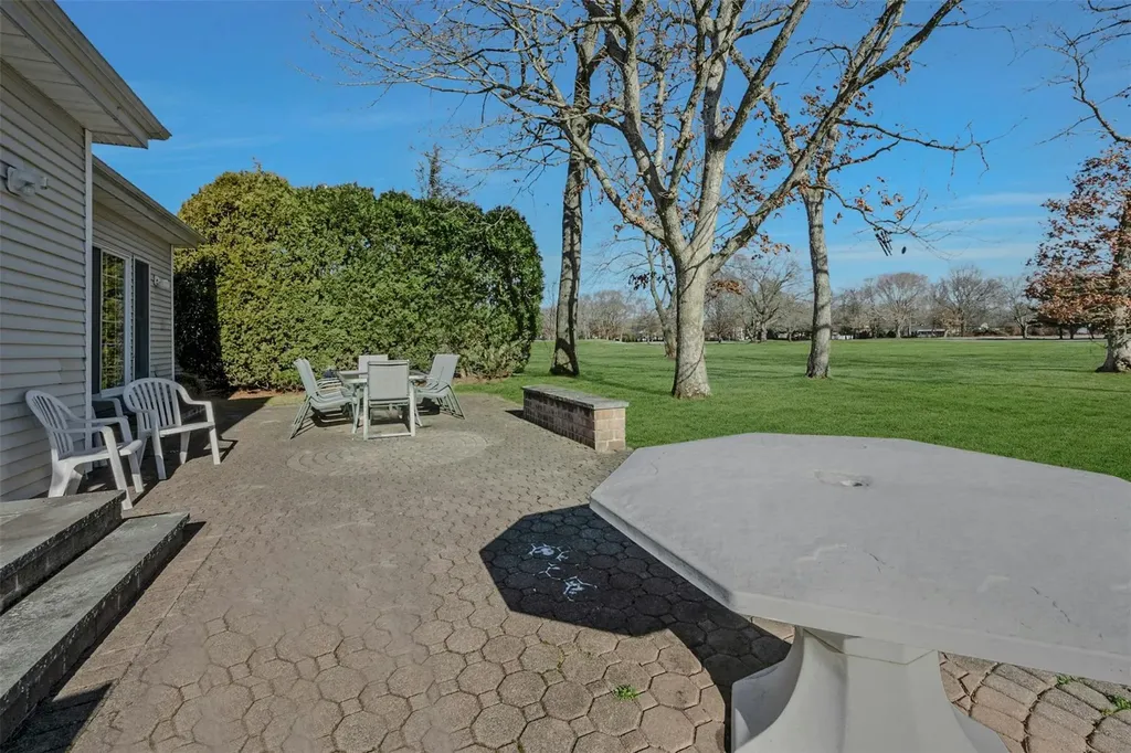 27 Redan Drive Smithtown NY 11787