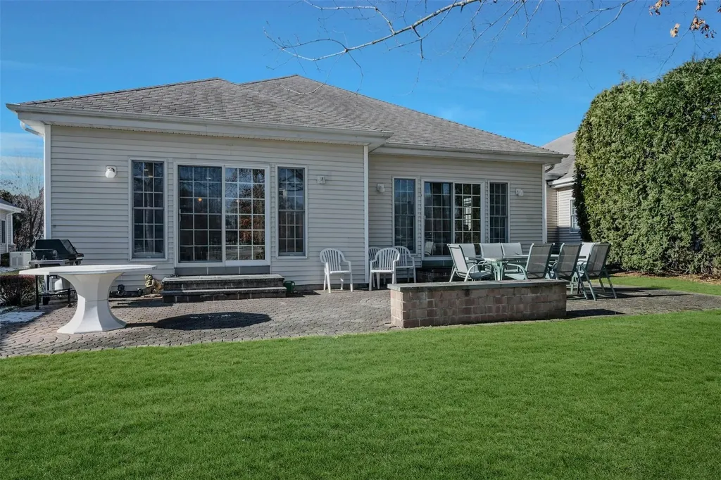 27 Redan Drive Smithtown NY 11787