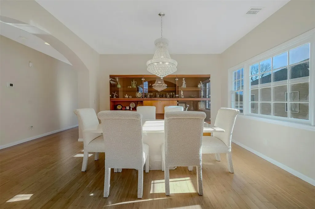 27 Redan Drive Smithtown NY 11787