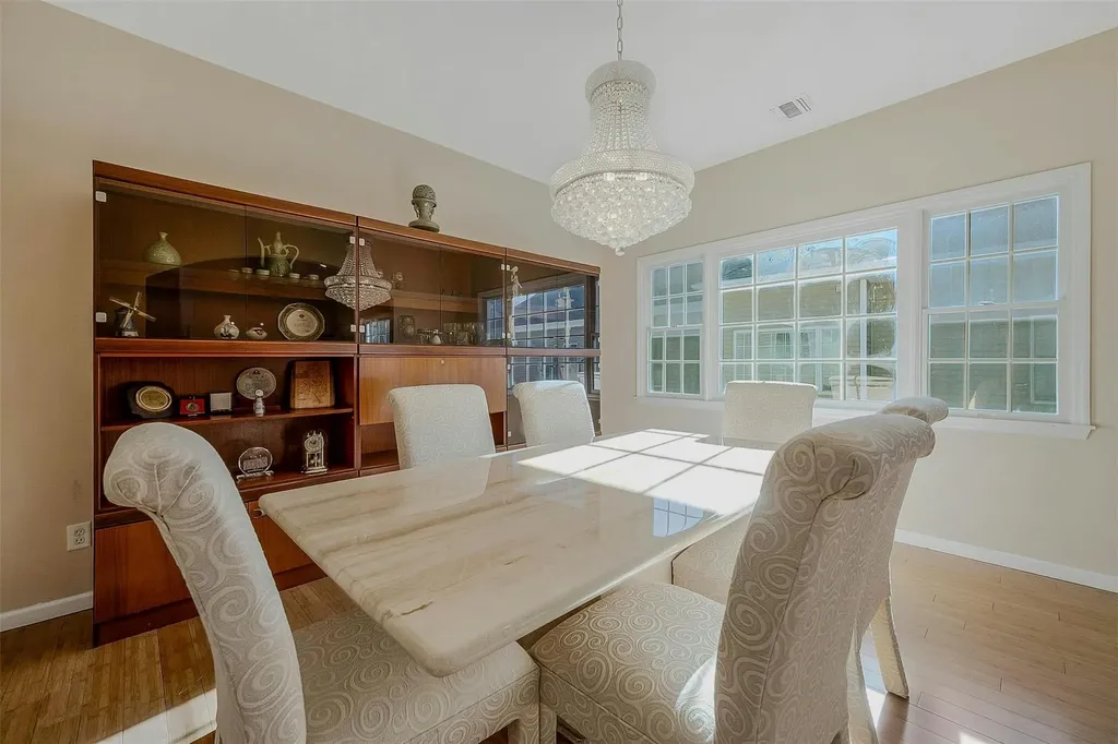 27 Redan Drive Smithtown NY 11787